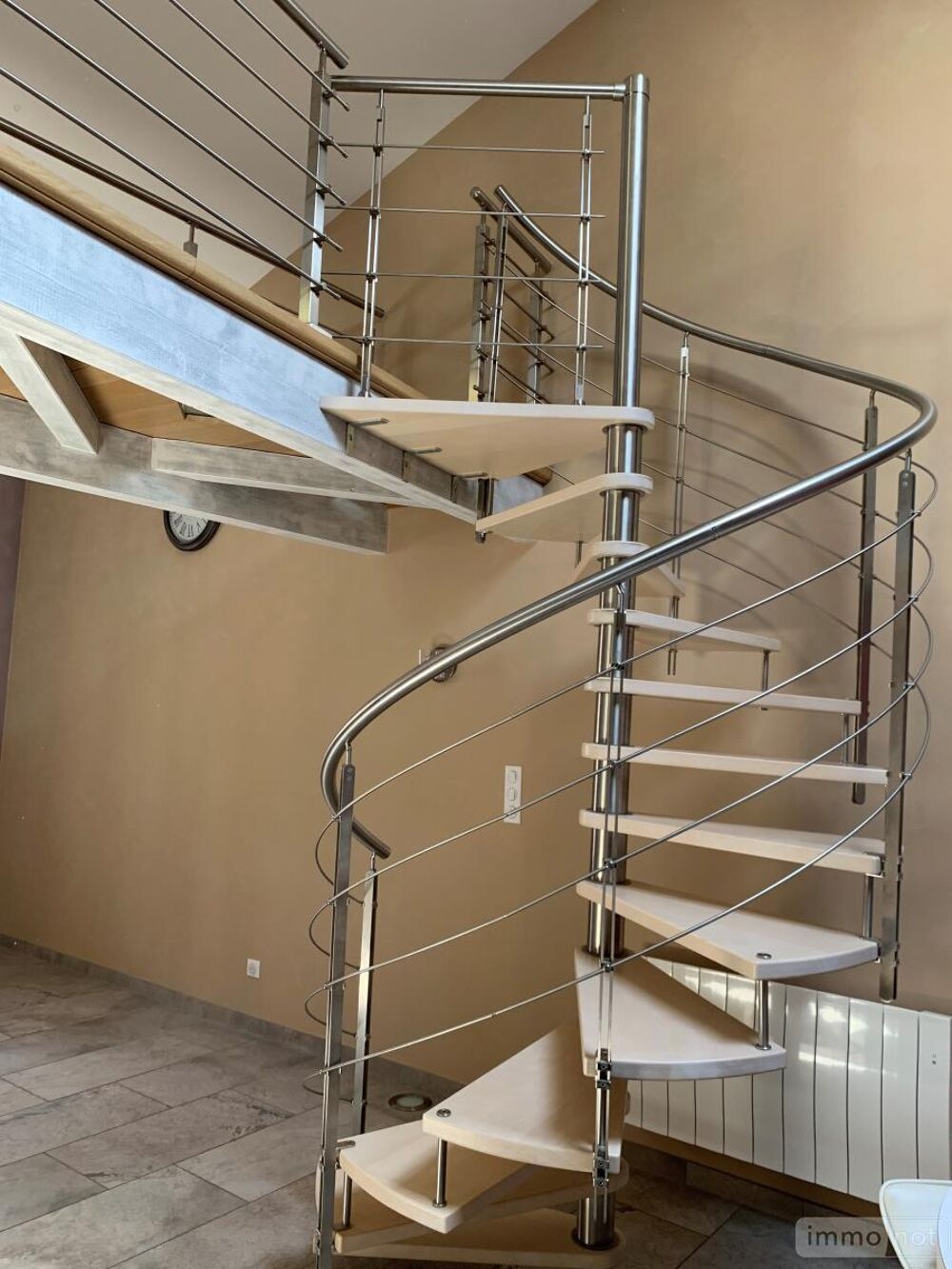 DUPLEX lumineux de 95 m²  À LOUER ! En plein coeur....