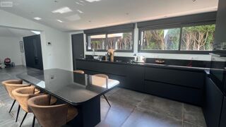  Maison � vendre 10 pi�ces 319 m�