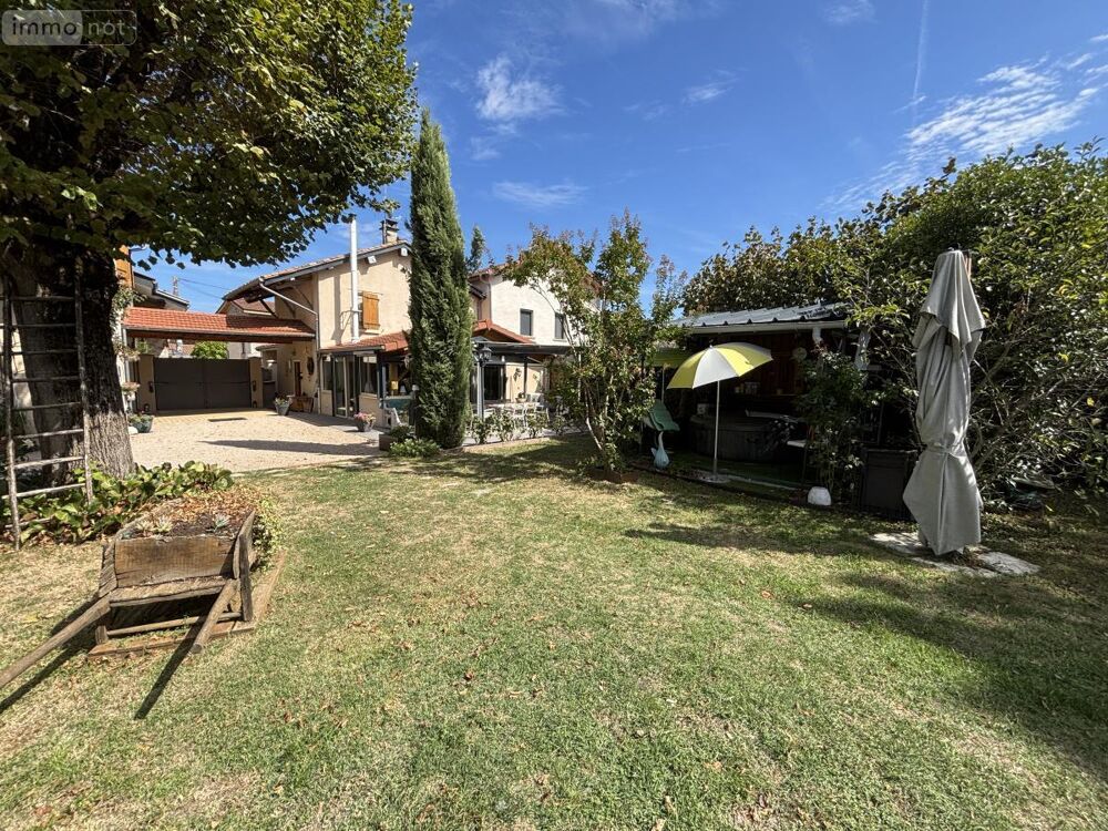 À Vendre - Maison rénovée située sur la commune de CHAZ....