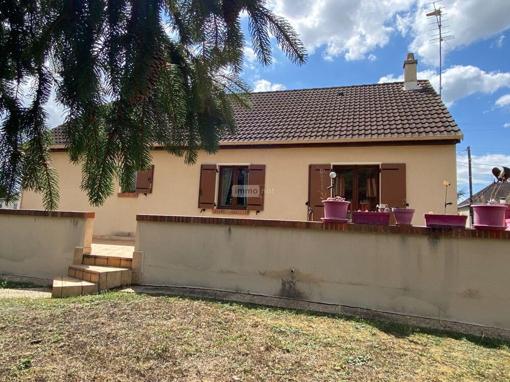 BUZANCAIS (36500), une maison d''habitation d''une super....