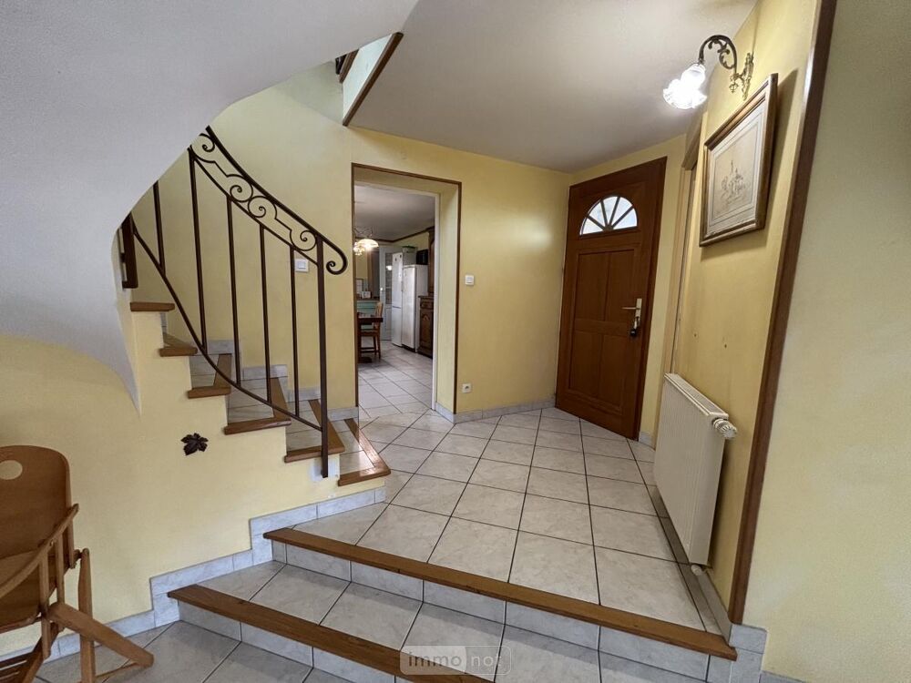 Nous vous proposons à la vente cette spacieuse Maison de....