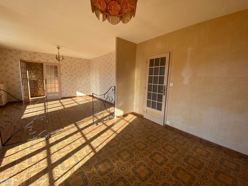 BUZANCAIS (36500), une maison d''habitation d''une super....
