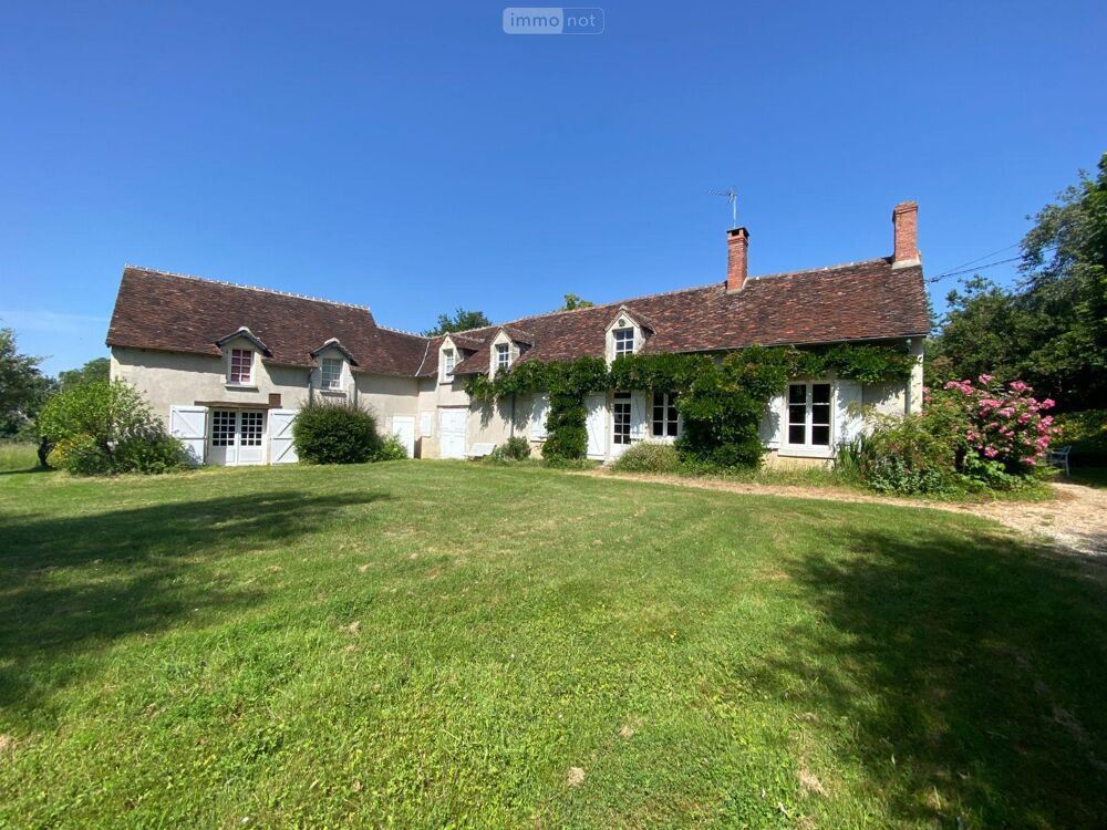 PROPRIETE LONGERE ET 2,5 HECTARES EXCLUSIF // Au ....