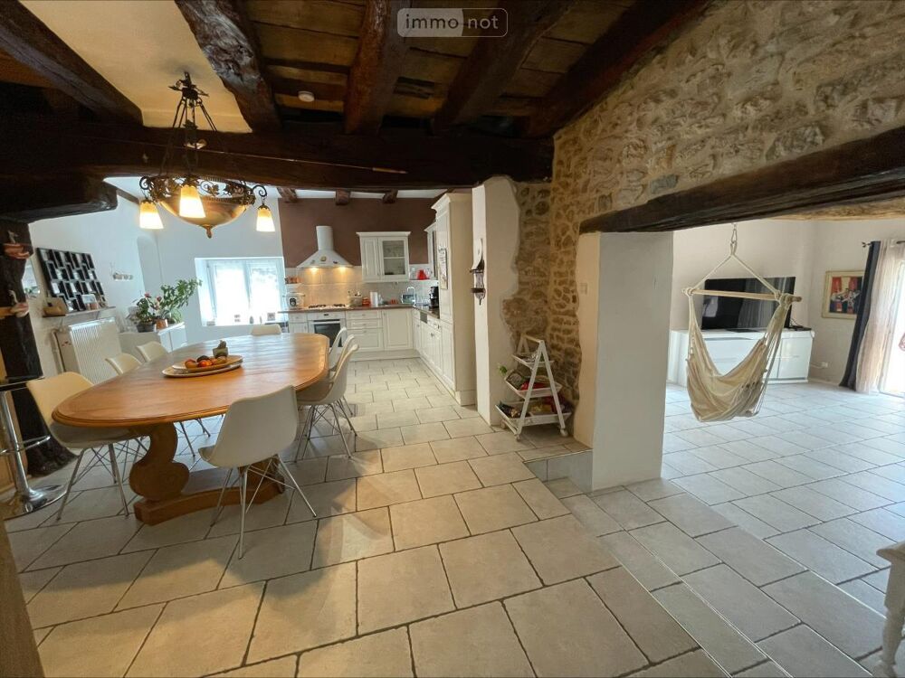 EXCLUSIVITE Au CENTRE VILLAGE (toutes commodités....