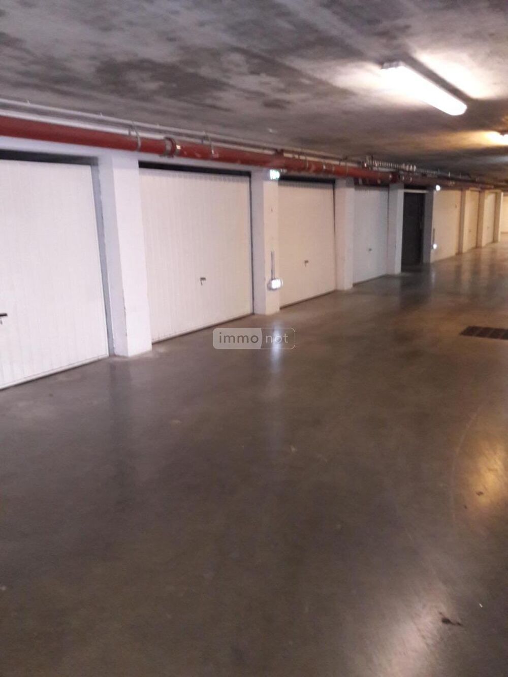 location Parking / Garage - 10 m² Bourg-en-Bresse (01000)