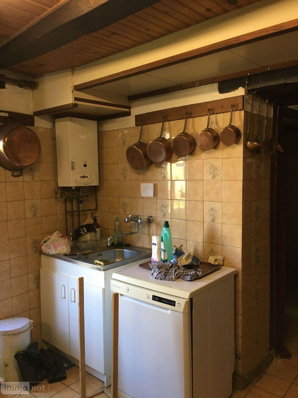 BUZANCAIS (36500), Maison d''habitation d''une superfici....