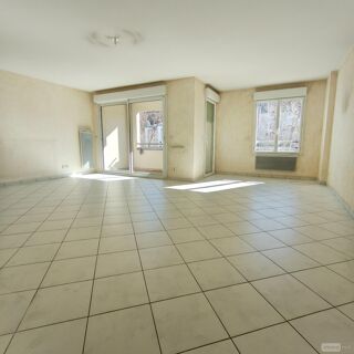  Immeuble � vendre 4 pi�ces 103 m�