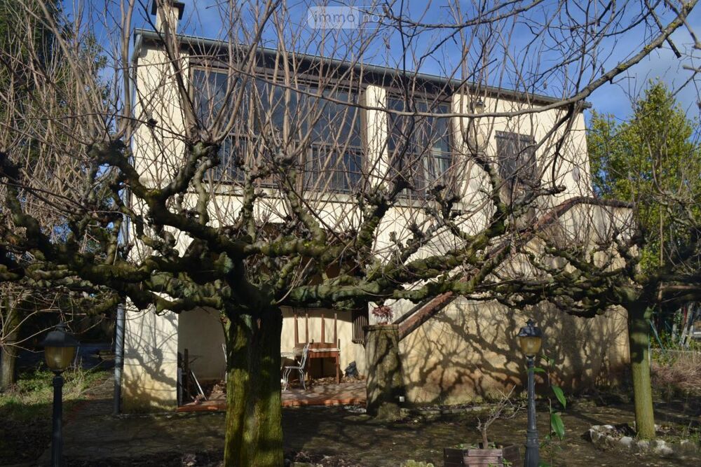 A vendre à Ruoms, Ardèche (07) - Maison individuelle ave....