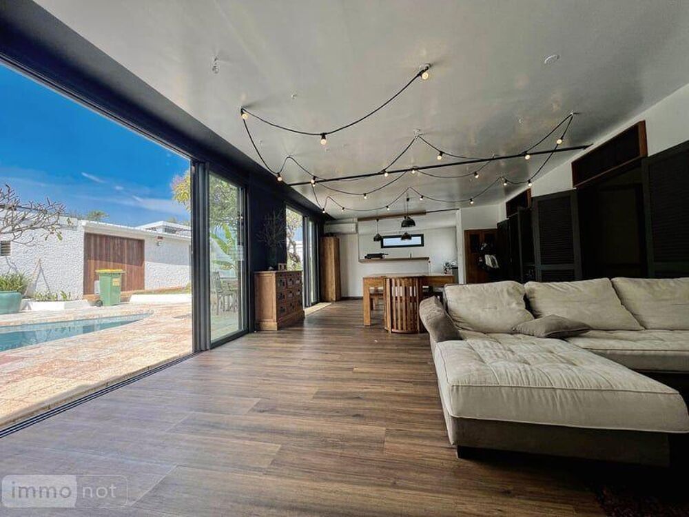 vente Maison - 6 pièce(s) - 177 m² Saint-Pierre (97410)