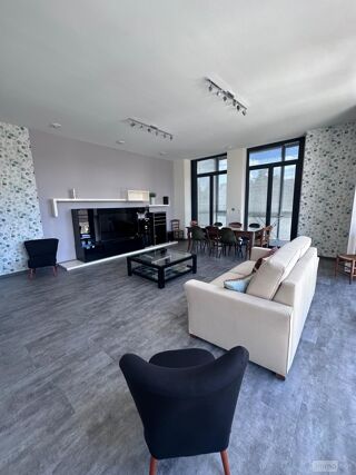  Appartement à louer 4 pièces 125 m²