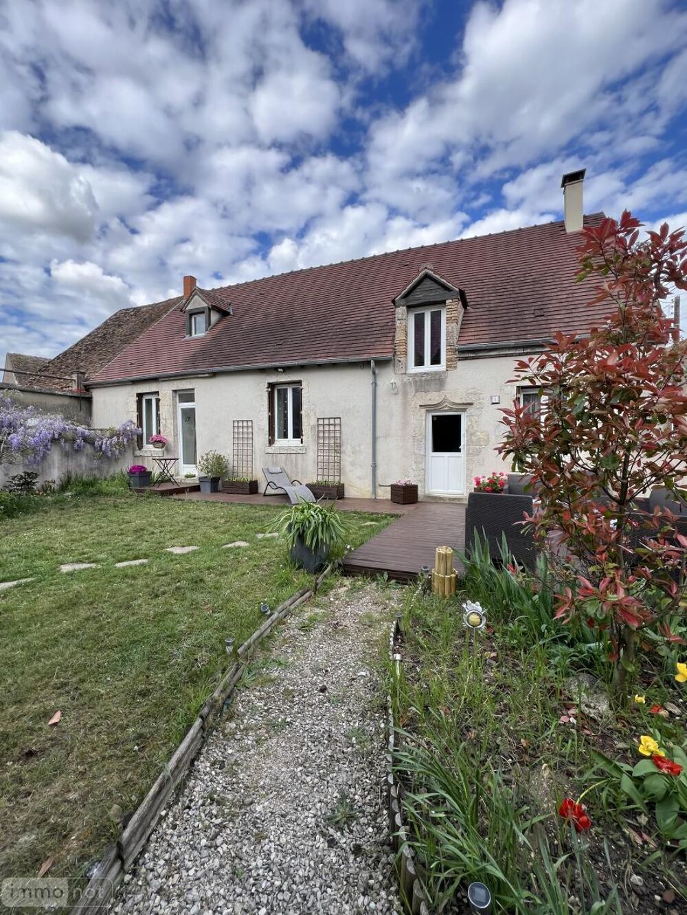 Maison situé dans un petit village à 15 min Nord-Ouest d....