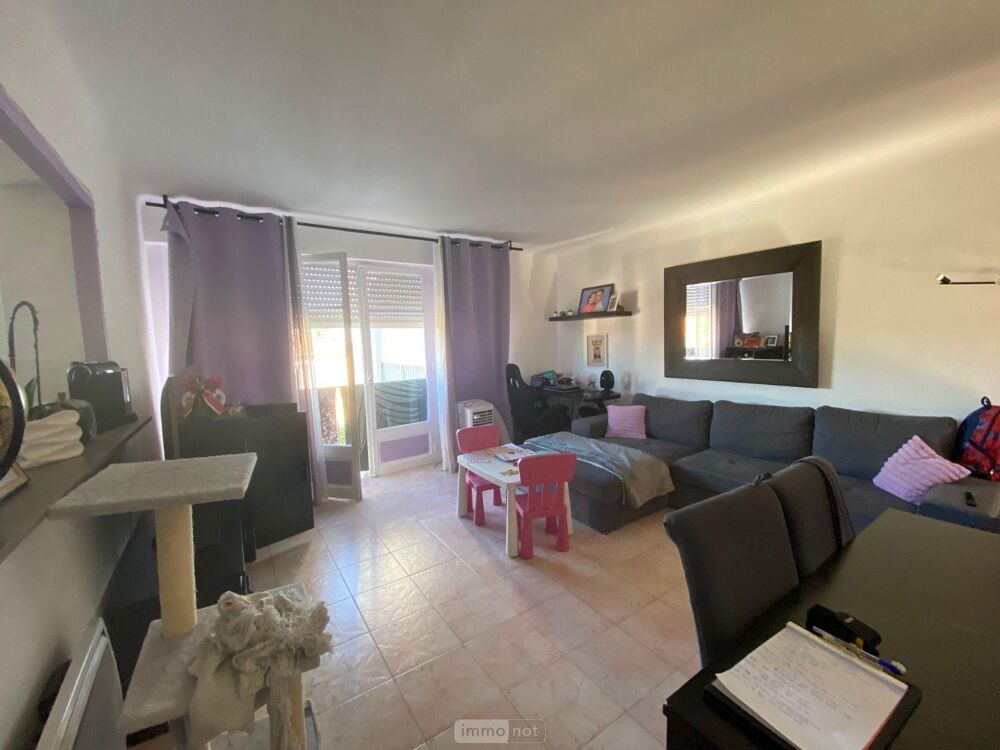 A VENDRRE/NUE PROPRIETE D''UN APPARTEMENT/TOULON : au se....