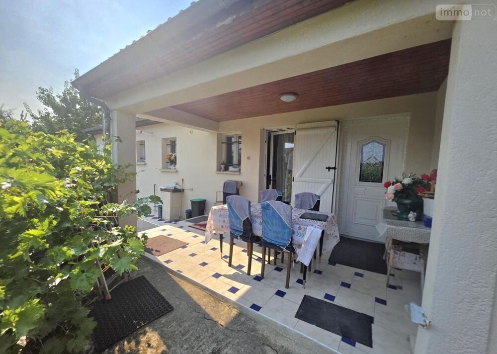 Charmante maison de plain-pied de 136,27 m² sur un terra....