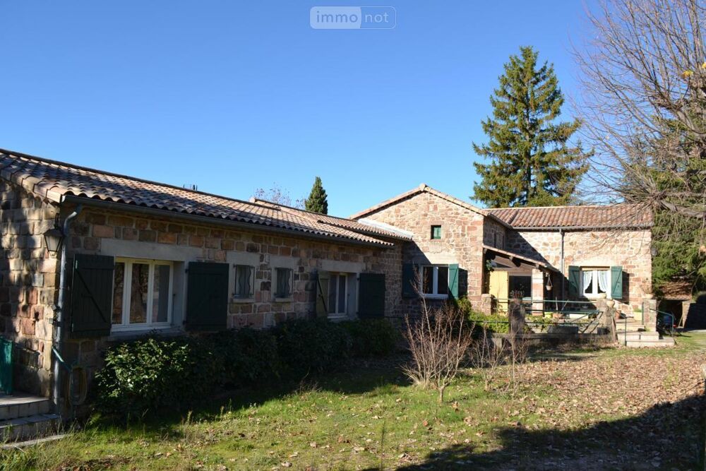 A vendre à Planzolles, Ardèche (07) - Une ensemble immob....