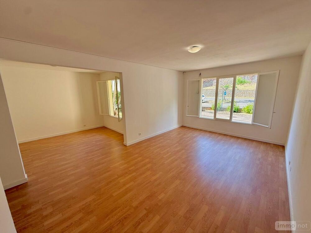 À VENDRE - GRAND T5 RÉNOVÉ - SAINT-DENIS LA RIVIÈRE <....