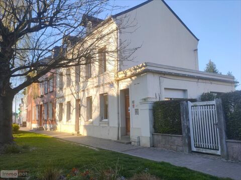 Id&eacute;alement situ&eacute; sur la place de SAINT-ROMAIN-DE-COLB... 1700 76430 Saint-romain-de-colbosc