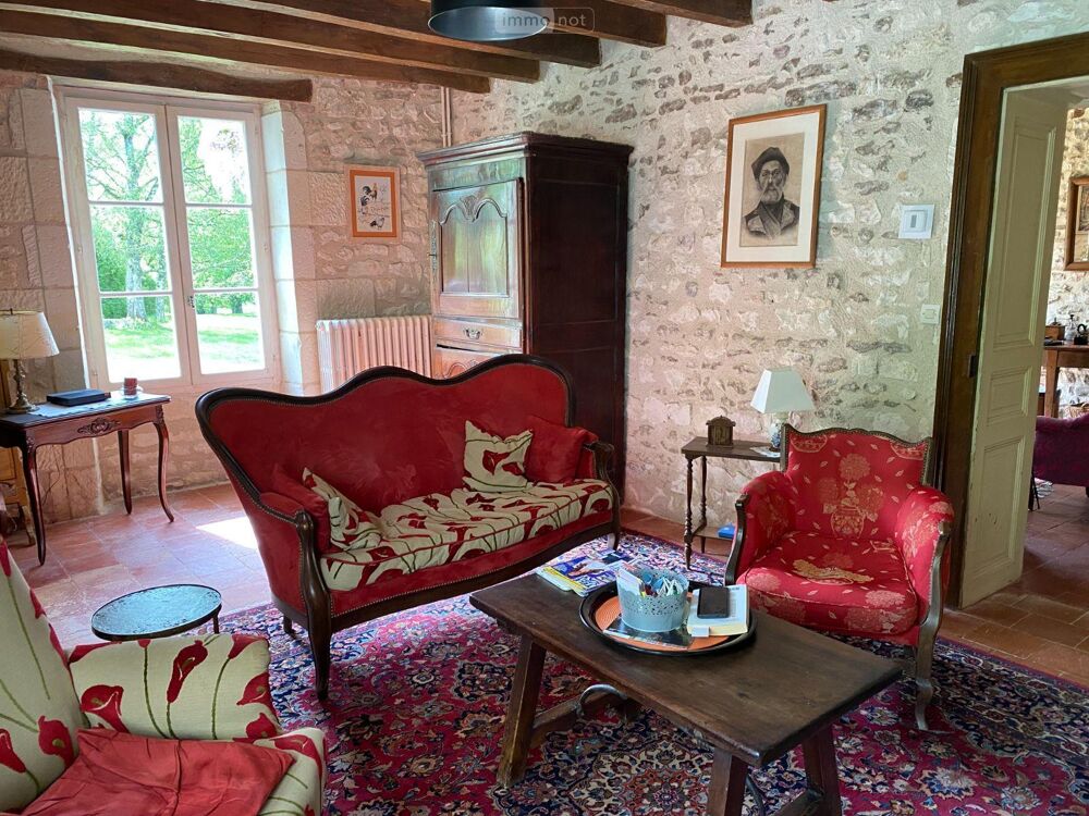 PROPRIETE LONGERE ET 2,5 HECTARES EXCLUSIF // Au ....