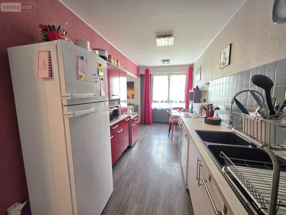 Situé au 3? étage d''une résidence calme, sécurisée et b....