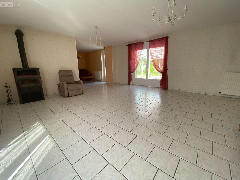 BUZANCAIS (363500), une maison d''habitation d''une supe....