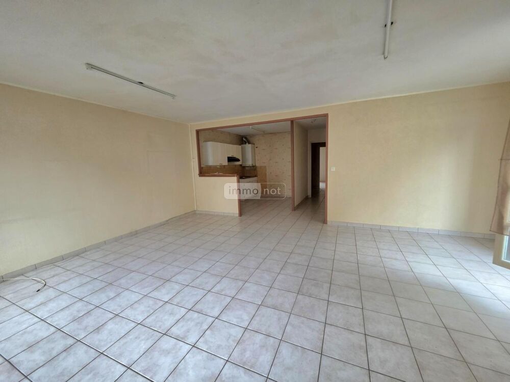 Appartement 2 pièces  61,9 m² Situé au 1er étage....