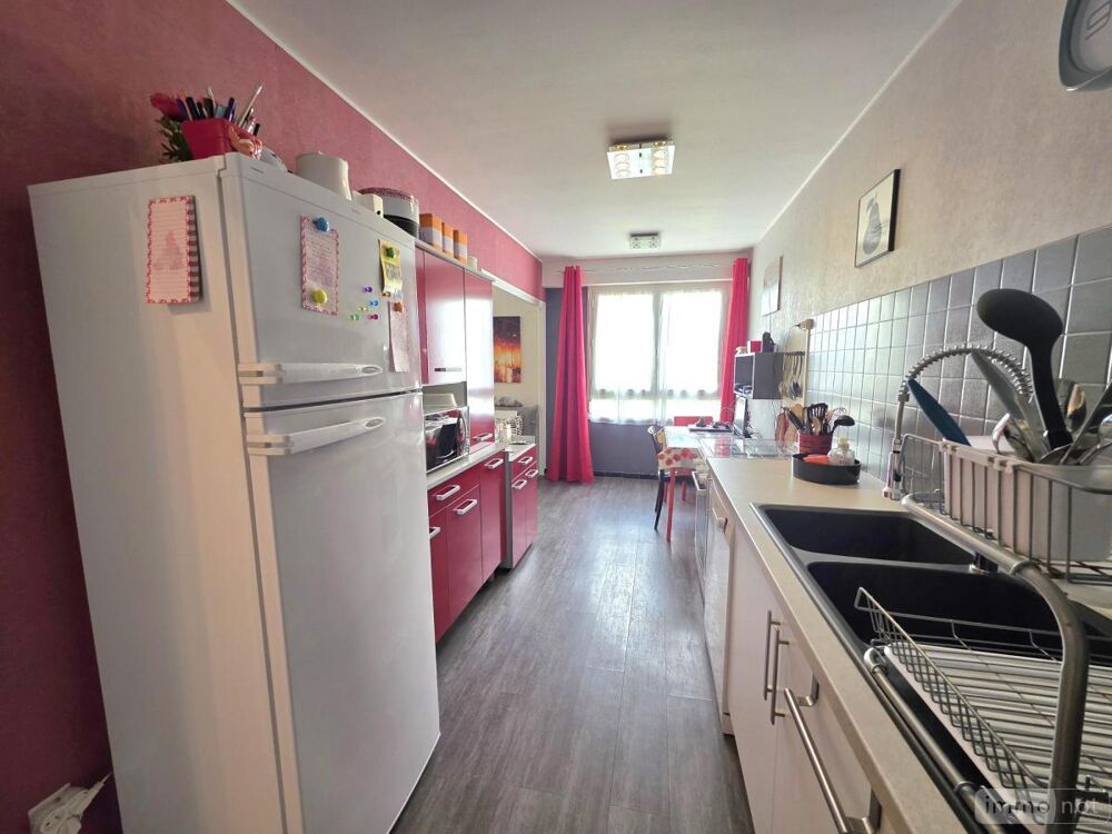 Situé au 3? étage d''une résidence calme, sécurisée et b....