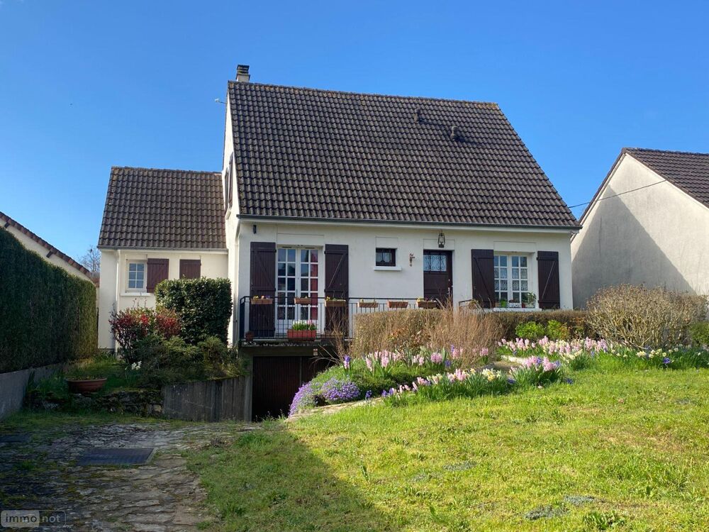 BUZANCAIS (36500), dans quartier calme, une maison d''ha....