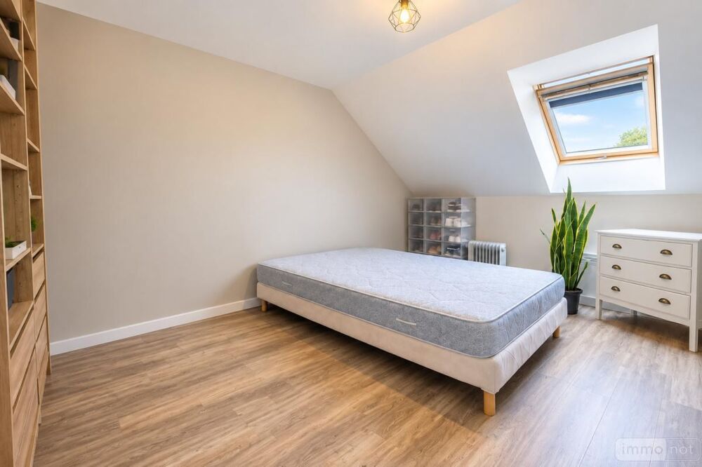 Appartement T3 de 69 m² situé au 2ème et dernier étage d....