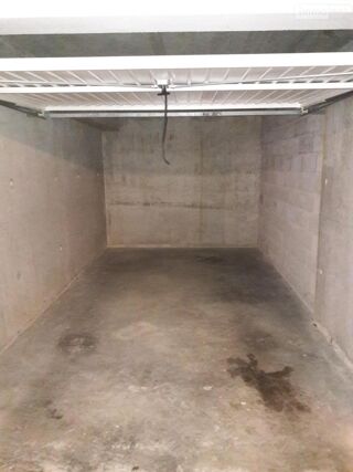  Parking / Garage à louer 10 m²