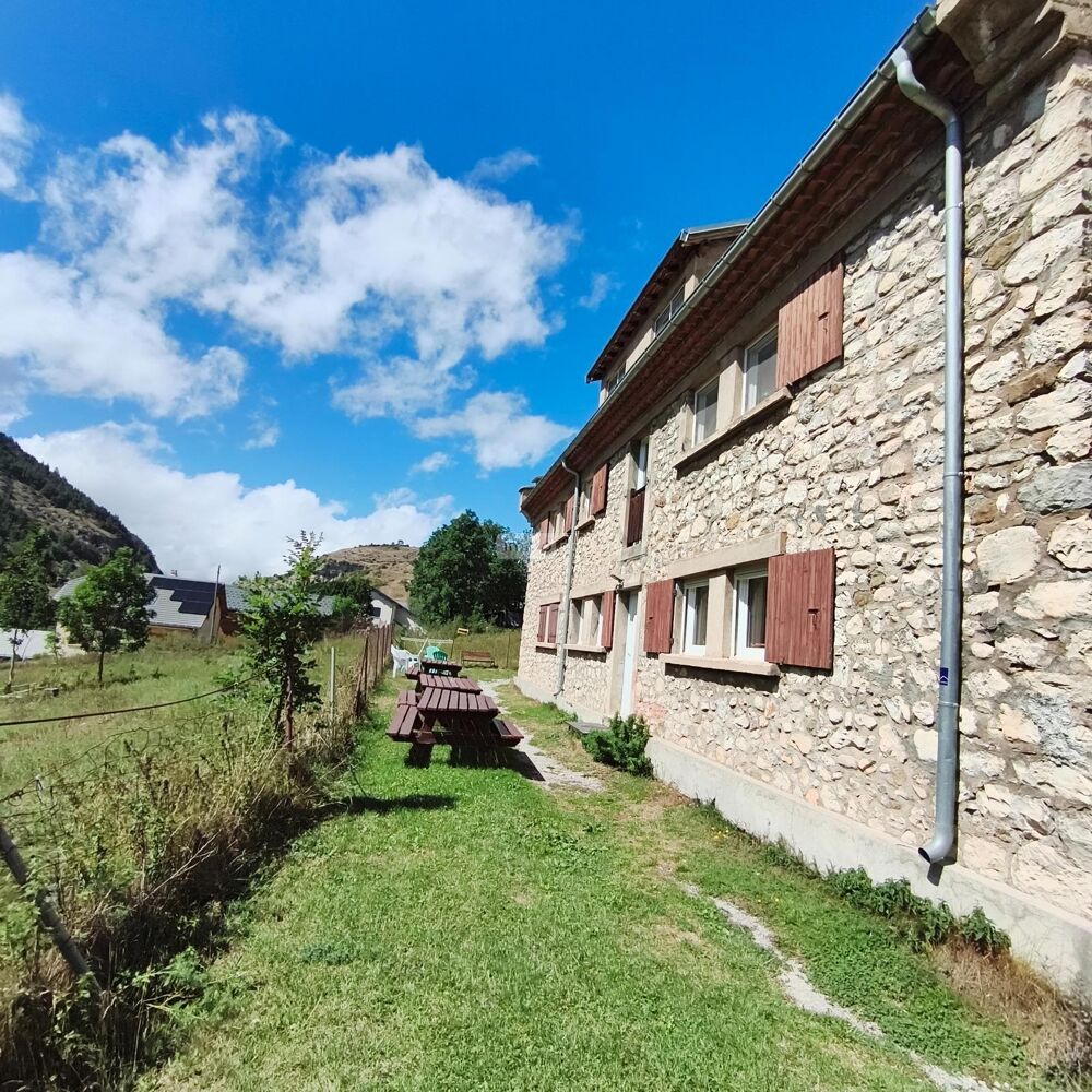 vente Maison - 12 pièce(s) - 276 m² Saint-Étienne-en-Dévoluy (05250)