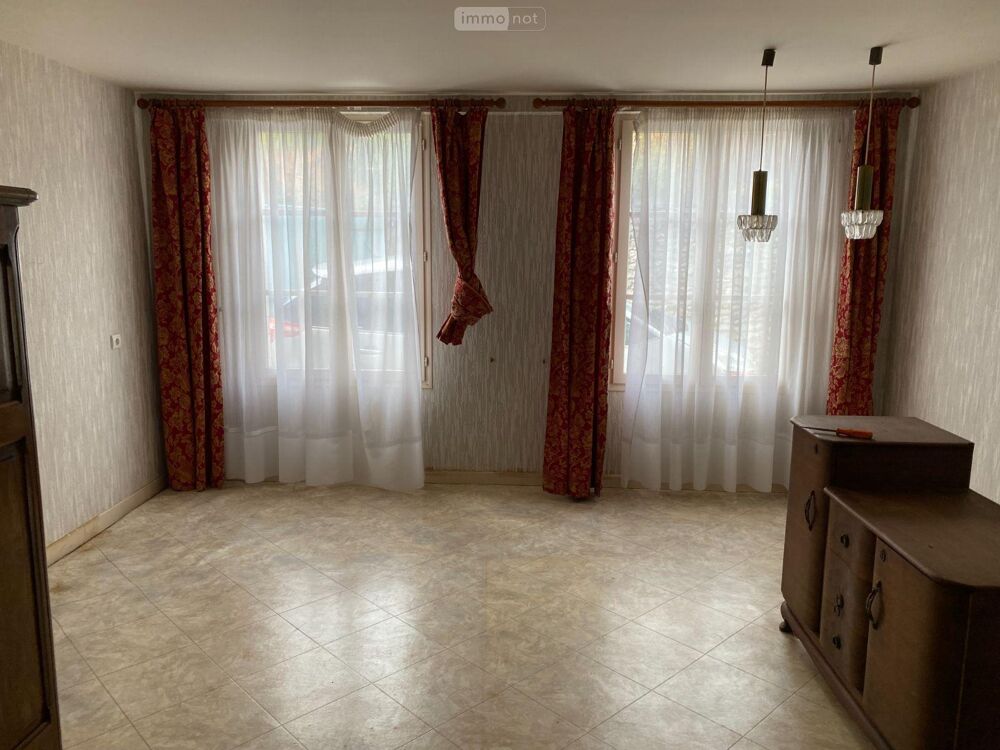 A vendre à CHATILLON SUR INDRE. Grande maison de bour....