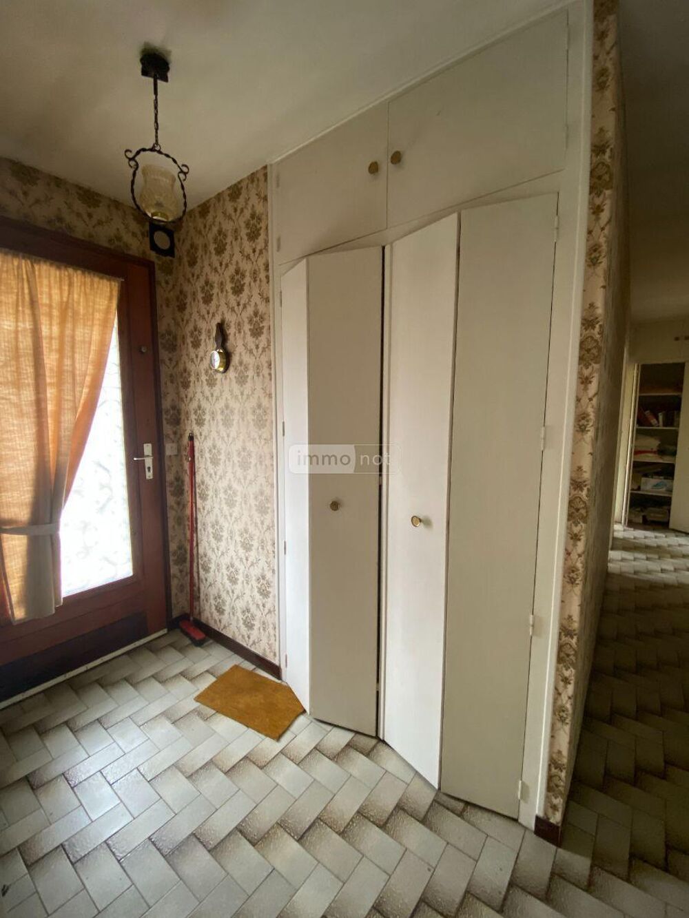 SAINT GENOU (36500), dans le bourg, une maison d''habita....