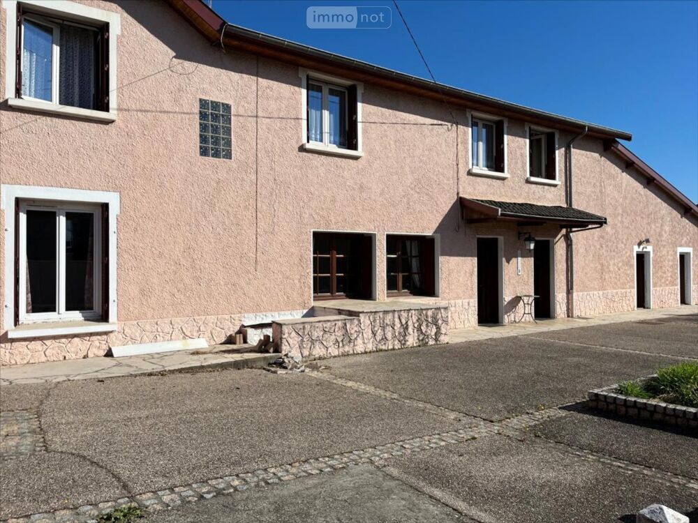 BEYNOST spacieuse maison édifiée sur une parcelle de 790....
