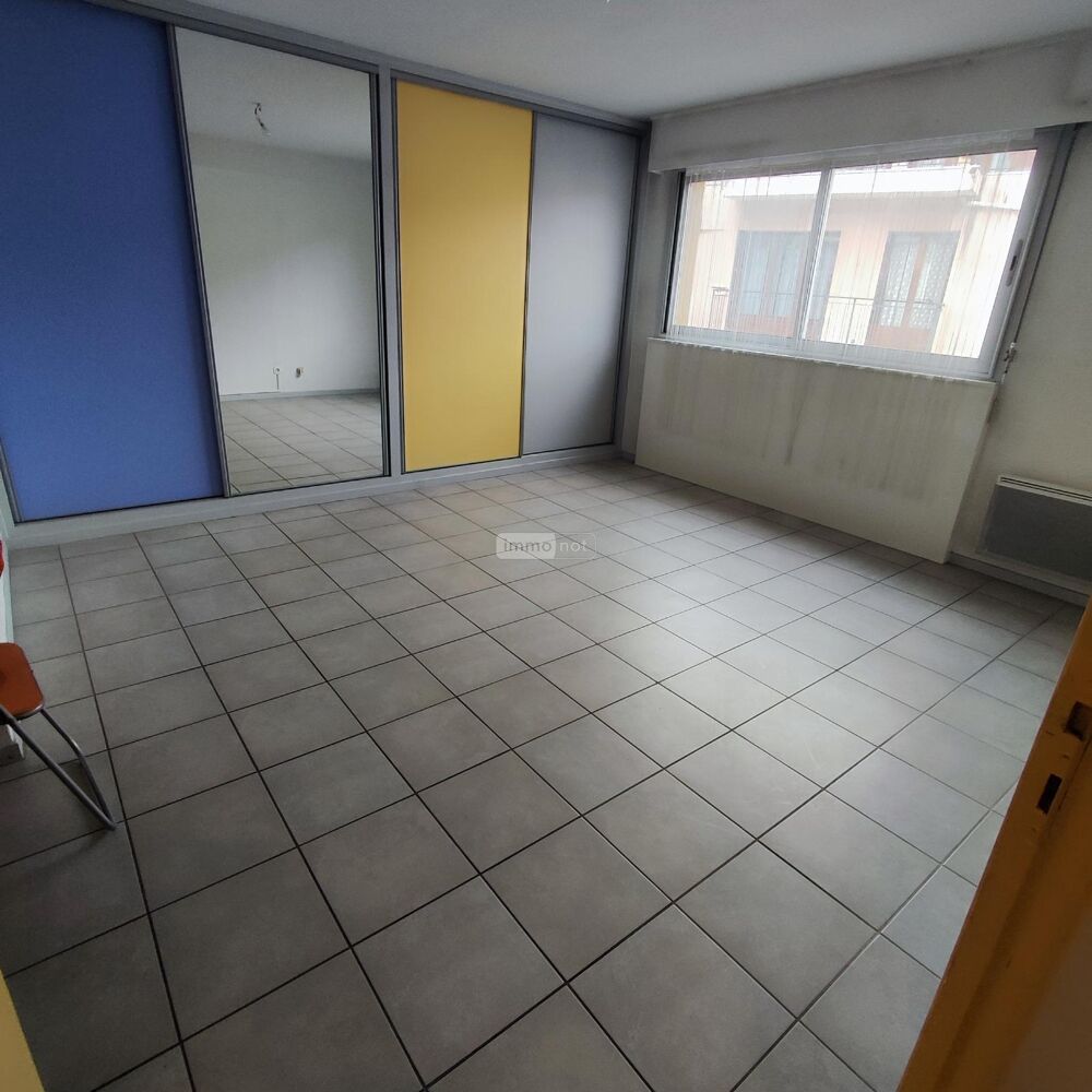  Entreprises Commerces / Vente Commerces - 150 m² Gap (05000)