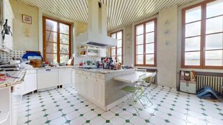  Maison à vendre 15 + pièces 764 m²