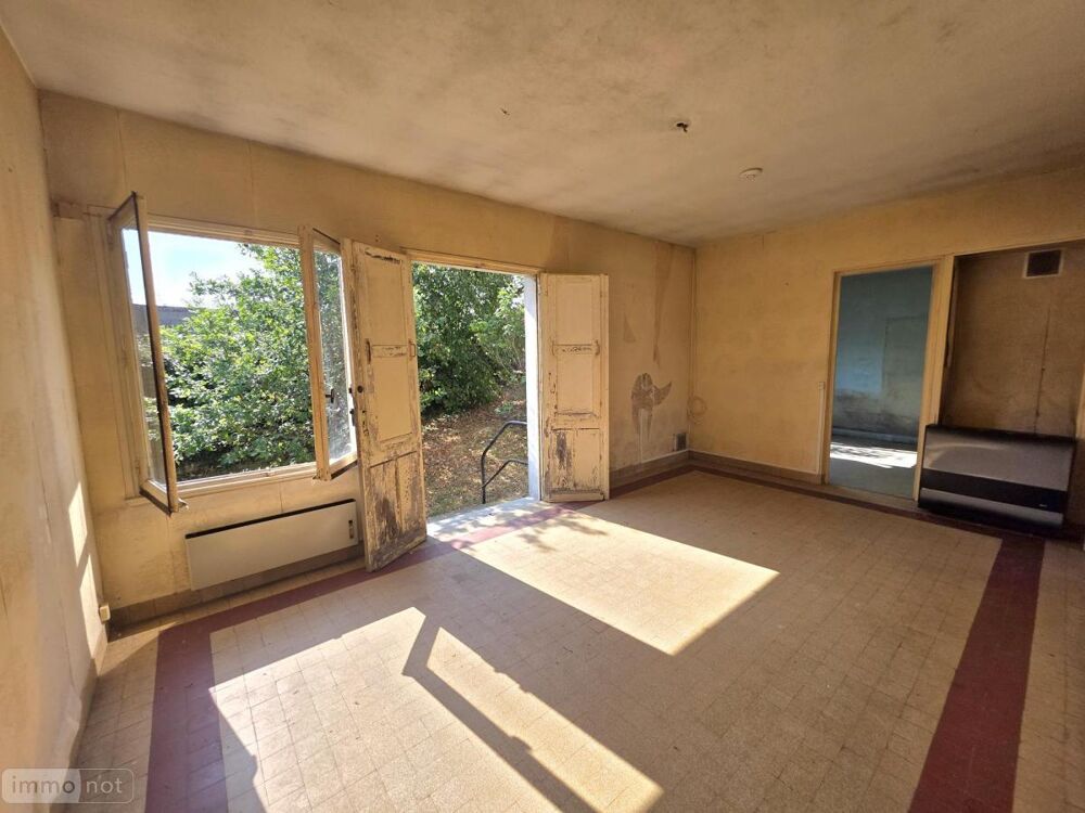 Située dans un environnement agréable, cette maison de p....