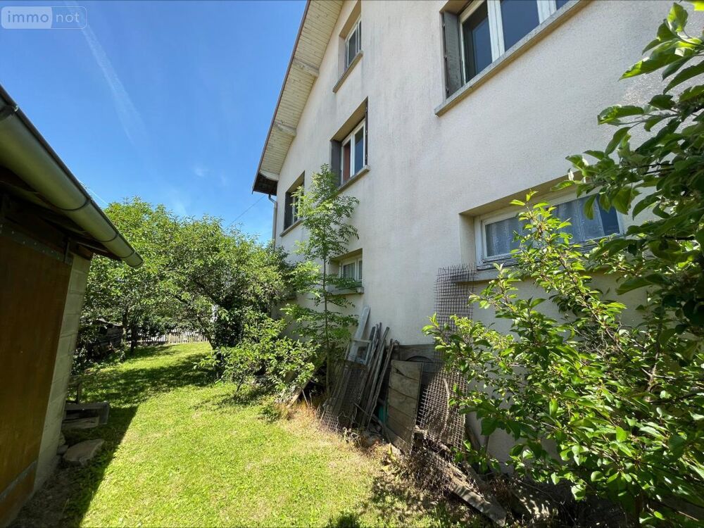 Prox. CENTRE VILLAGE Grande maison d''habitation ann....