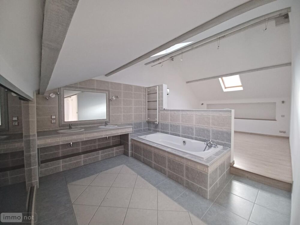 Dans le sud des Prébendes, maison de qualité offrant de ....