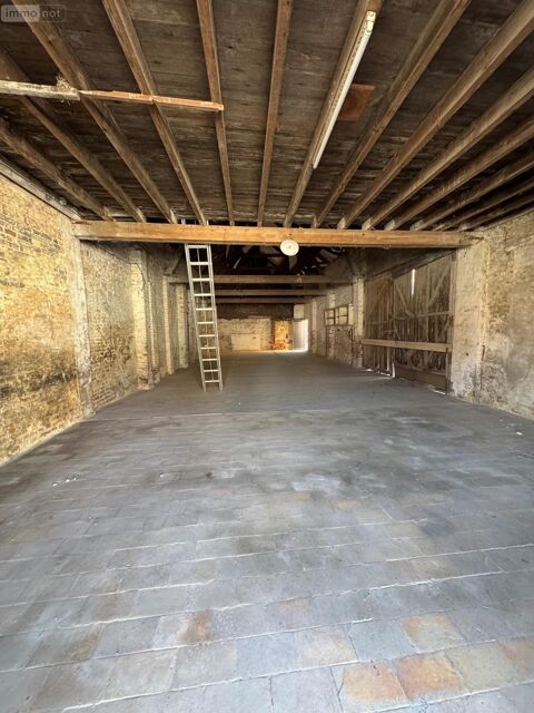 Hangar de 150 m&sup2; avec fort potentiel d''am&eacute;nagement -... 75000 62500 Saint-omer