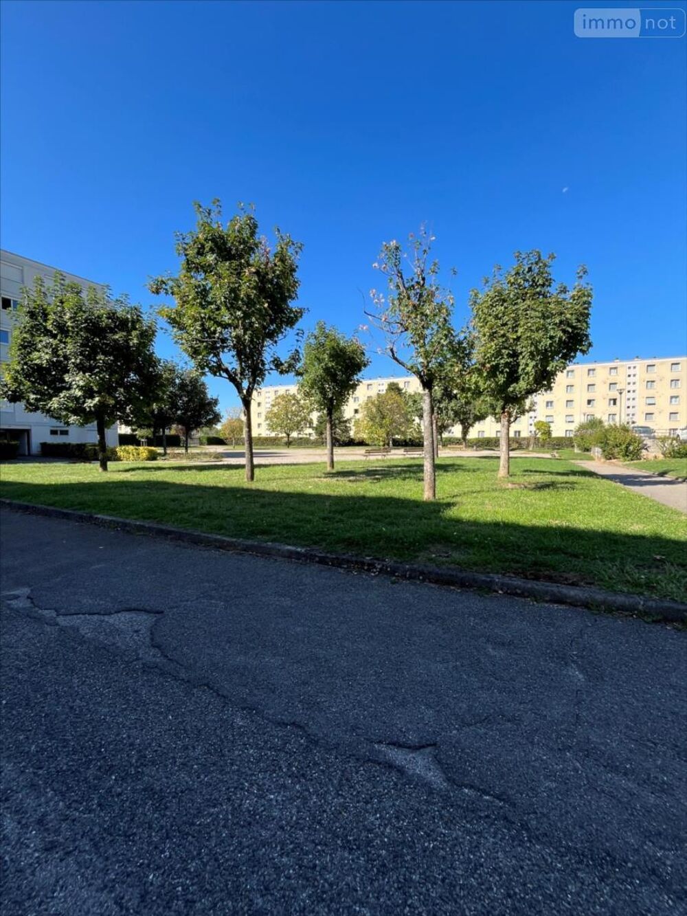 SAINT PRIEST VILLAGE Quartier Revaison, appartement clim....