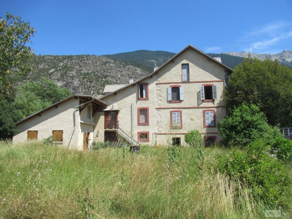 Grande propriété à vendre à Saint-Crépin dans les Hautes....