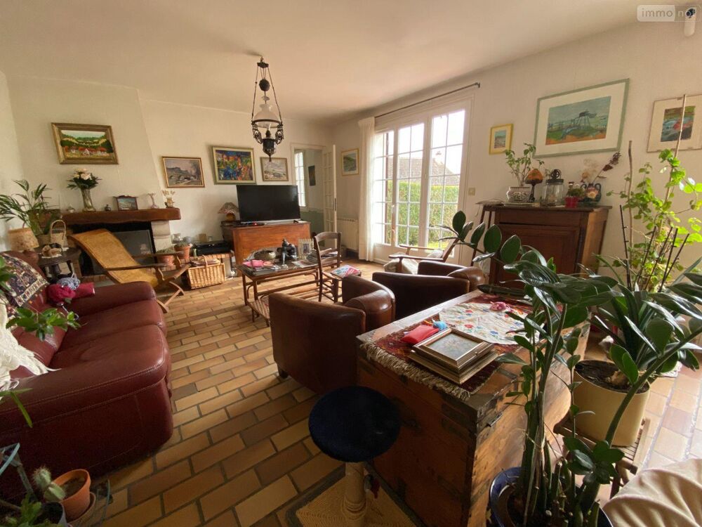 BUZANCAIS (36500), dans quartier calme, une maison d''ha....