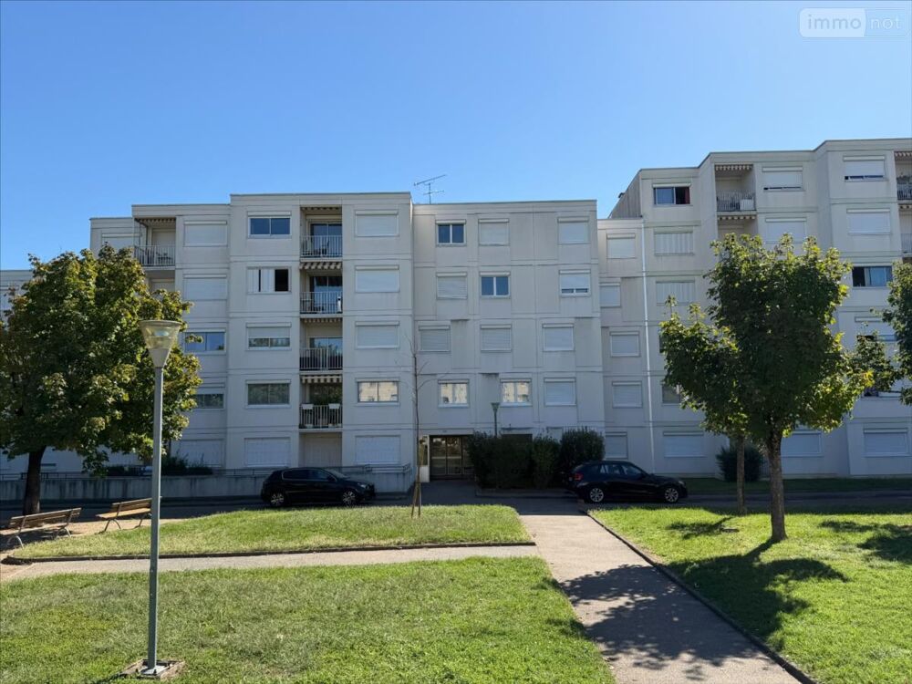 SAINT PRIEST VILLAGE Quartier Revaison, appartement clim....