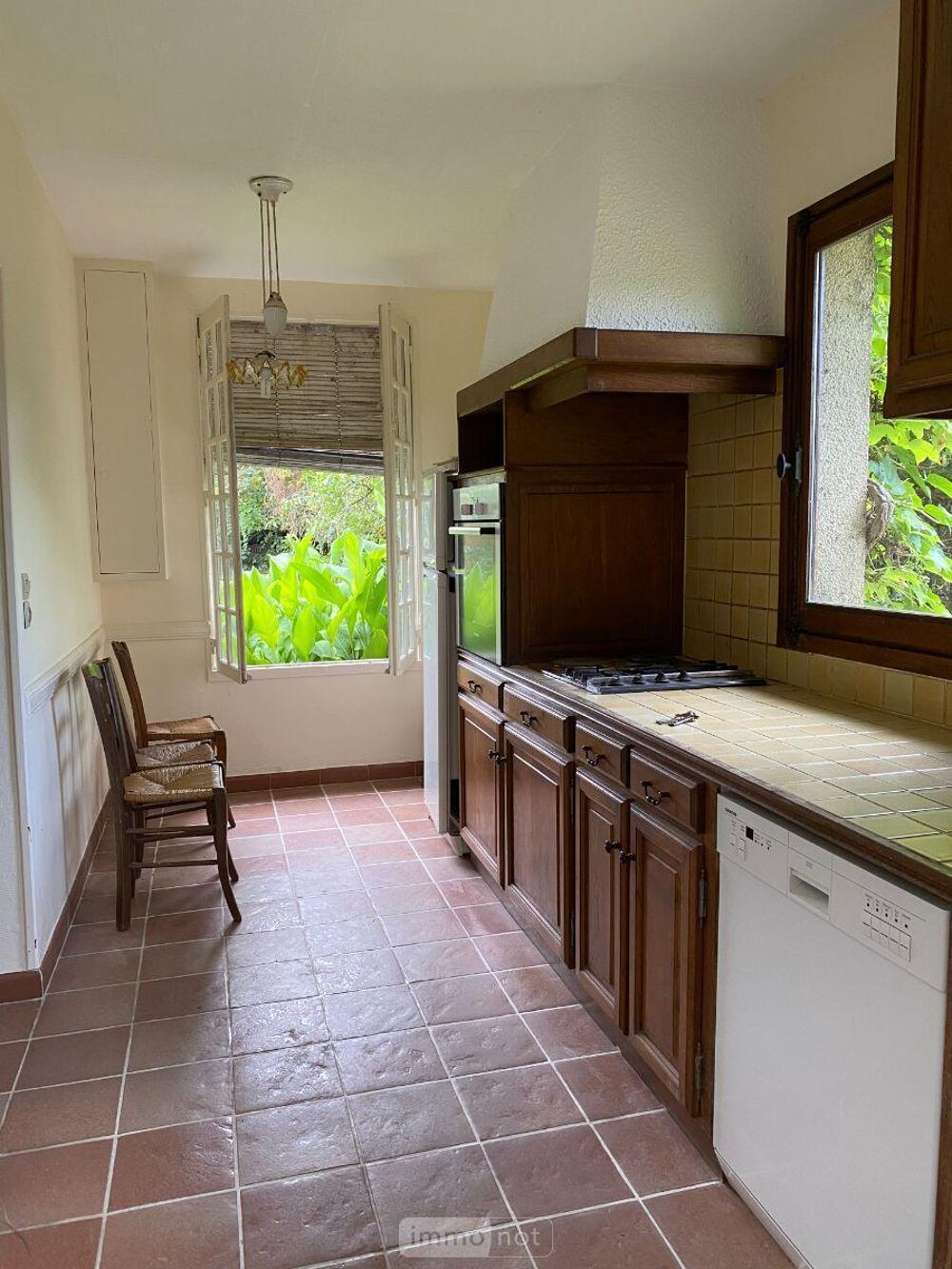 Beaucoup de charme pour cette maison ancienne, située pr....