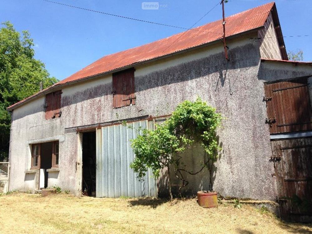 Maison de bourg à restaurer comprenant une cuisine avec ....