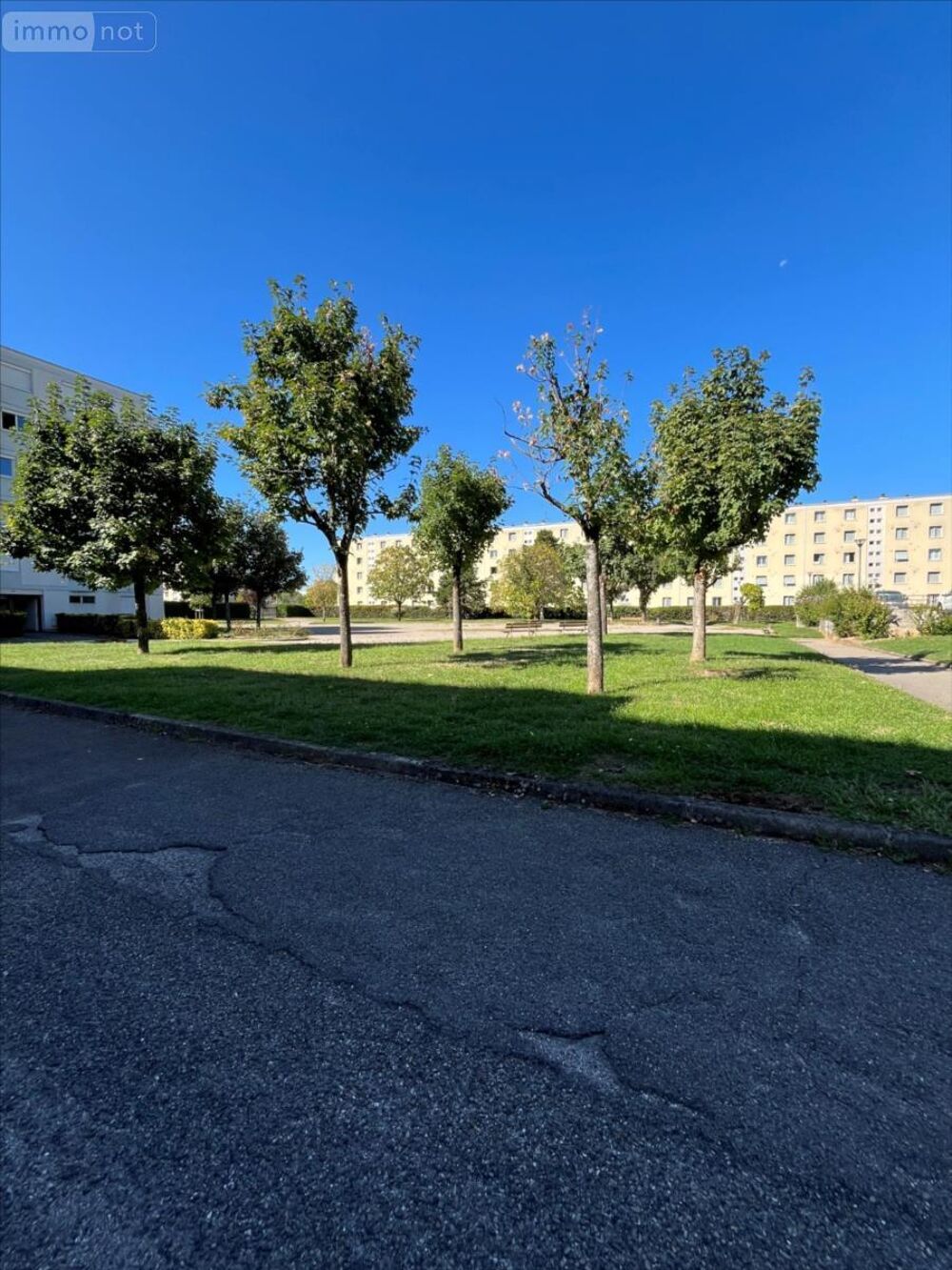 vente Appartement - 3 pièce(s) - 75 m² Saint-Priest (69800)