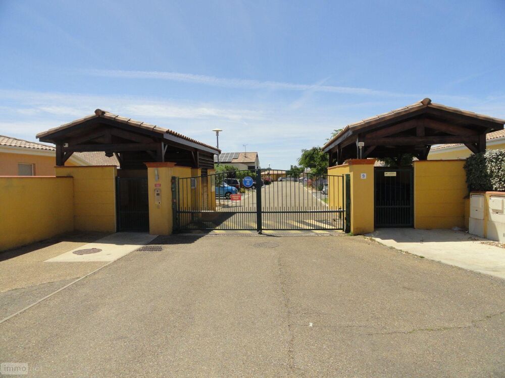 EN EXCLUSIVITE RESIDENCE LES SENORIALES proche de toutes....