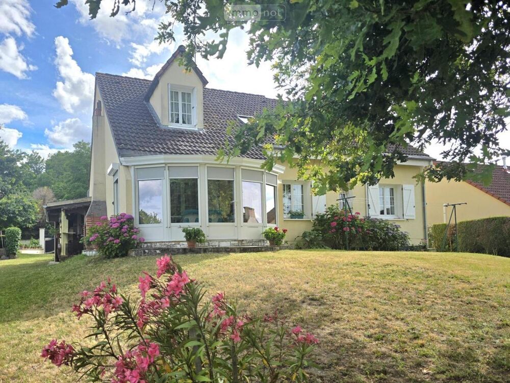 Découvrez cette agréable maison d''architecte de 165 m² ....