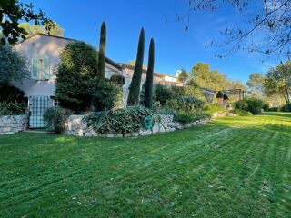  Villa  vendre 12 pices 342 m