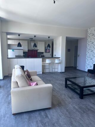  Appartement à louer 4 pièces 125 m²