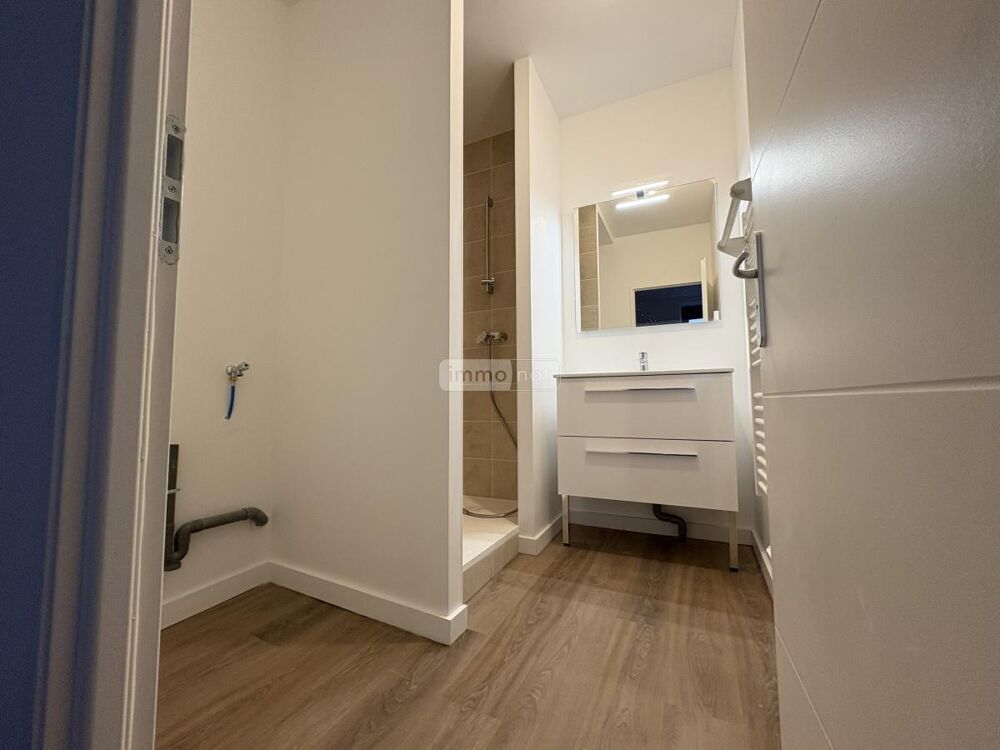 T2 lumineux avec cuisine ouverte  42 m²  1er étage ....